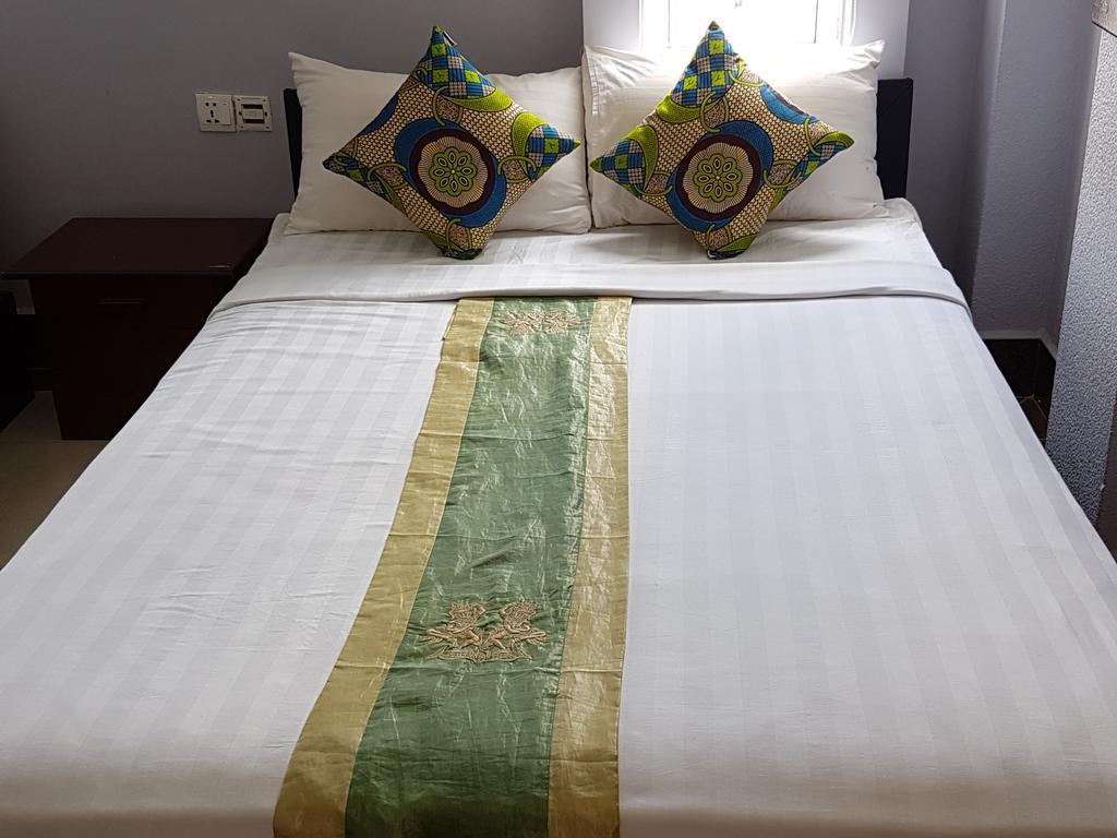Lalune Hotel Phnom Penh Bagian luar foto