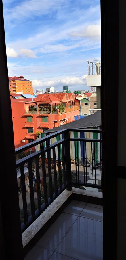 Lalune Hotel Phnom Penh Bagian luar foto