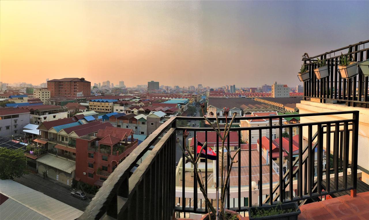 Lalune Hotel Phnom Penh Bagian luar foto
