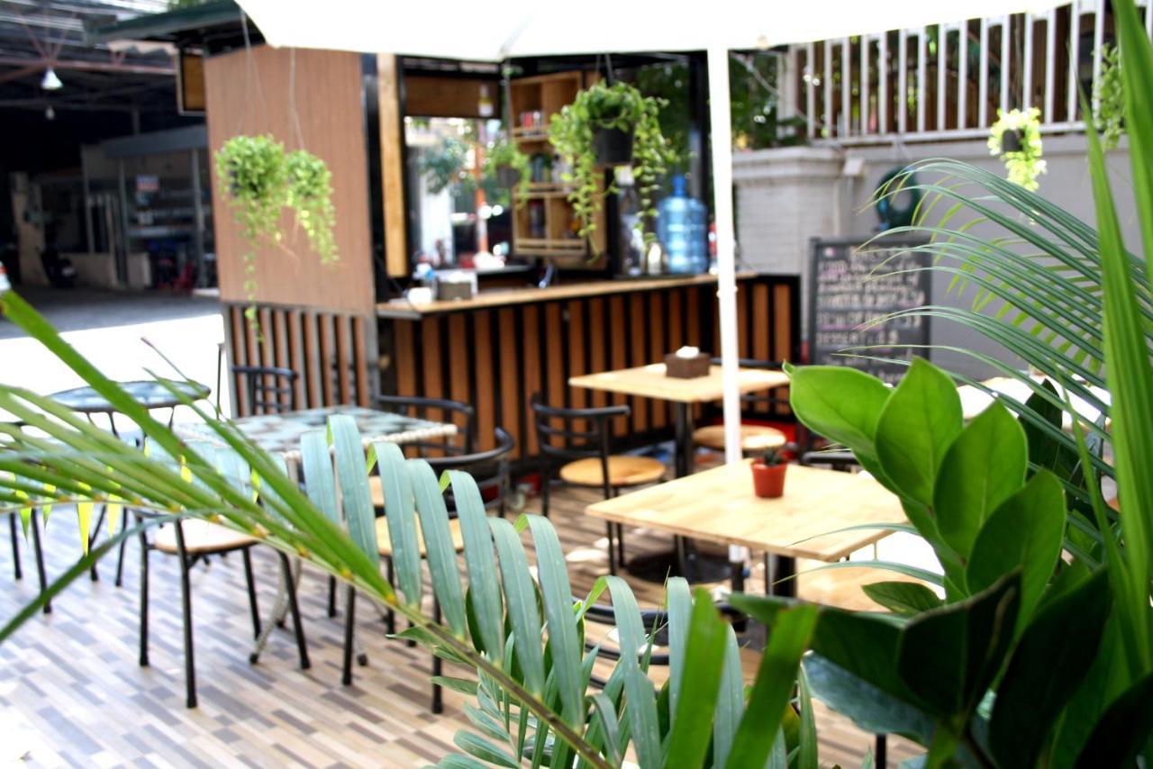 Lalune Hotel Phnom Penh Bagian luar foto