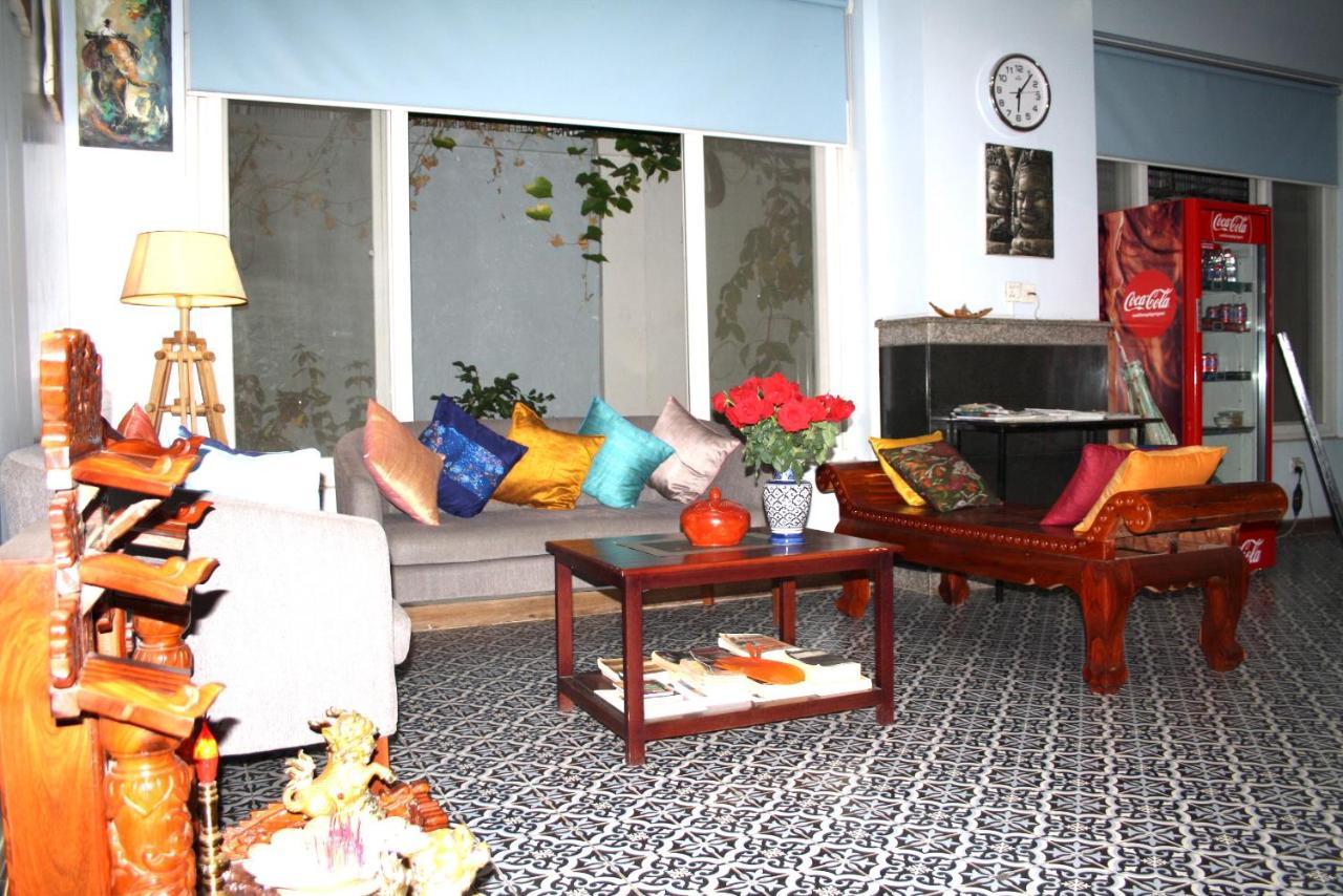Lalune Hotel Phnom Penh Bagian luar foto