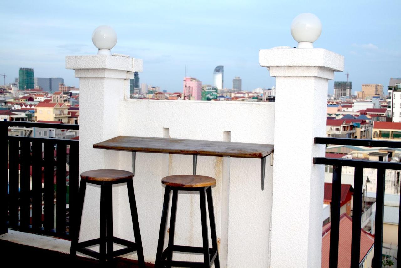 Lalune Hotel Phnom Penh Bagian luar foto