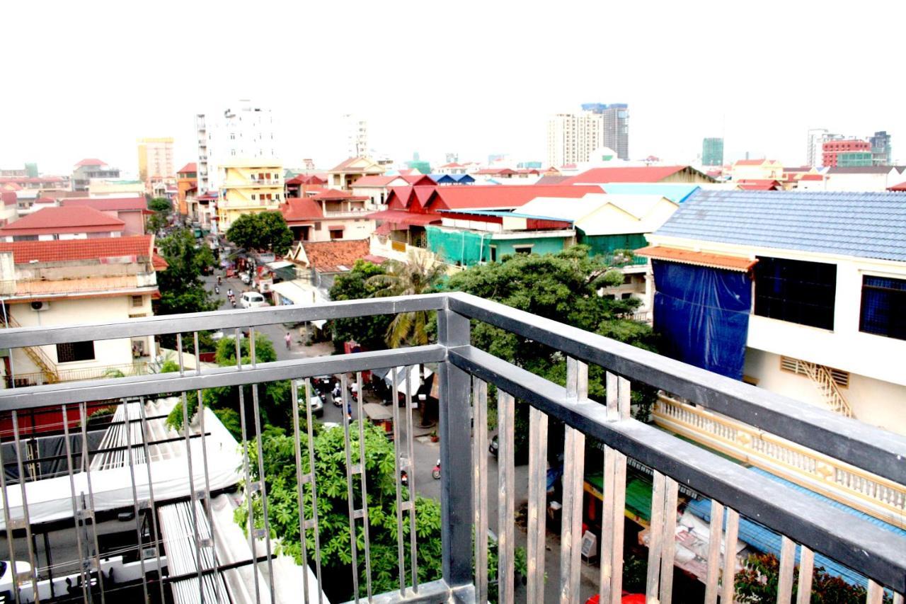 Lalune Hotel Phnom Penh Bagian luar foto
