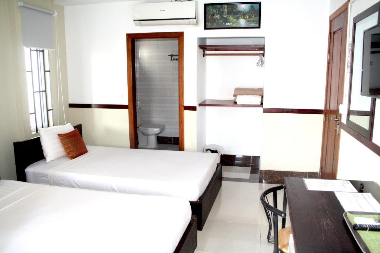Lalune Hotel Phnom Penh Bagian luar foto