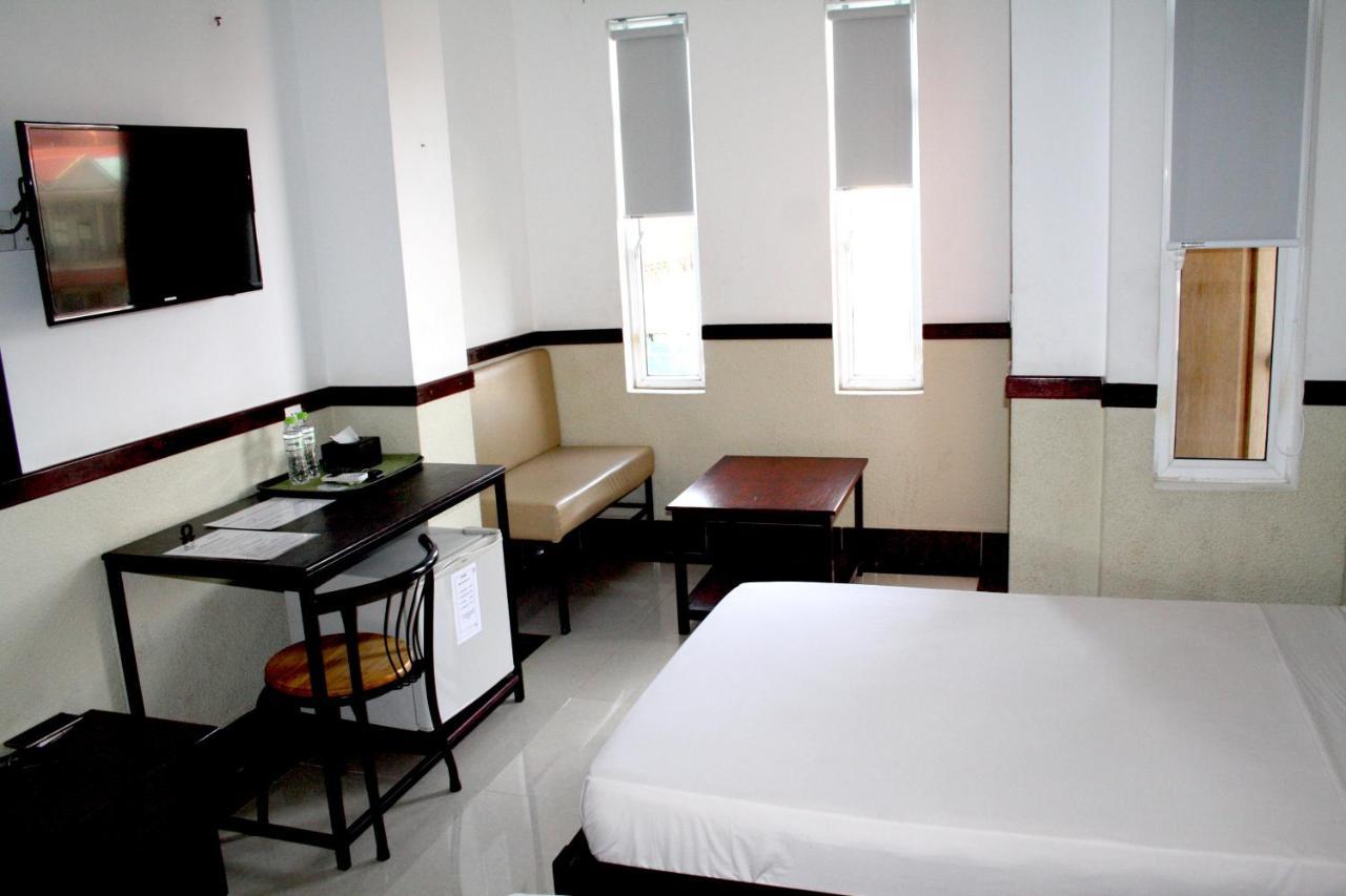 Lalune Hotel Phnom Penh Bagian luar foto
