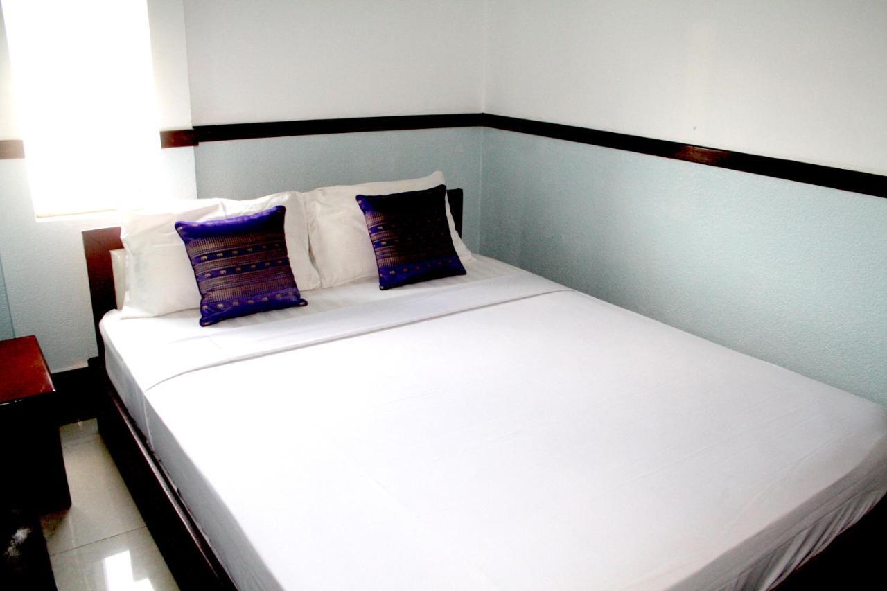 Lalune Hotel Phnom Penh Bagian luar foto