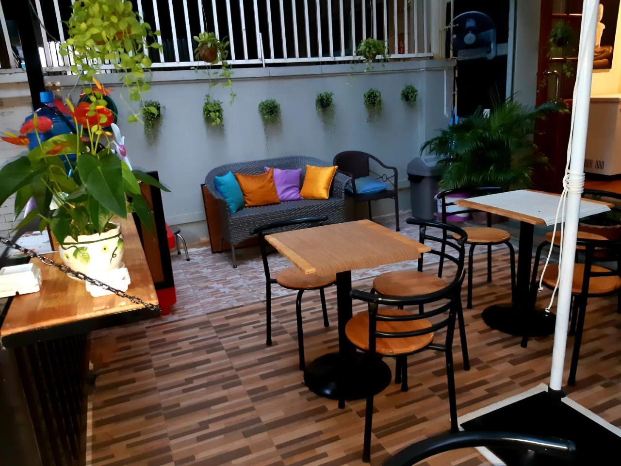 Lalune Hotel Phnom Penh Bagian luar foto