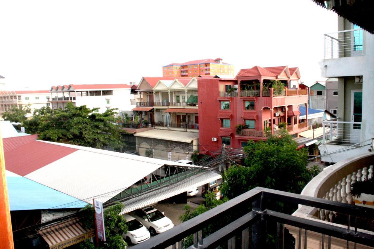 Lalune Hotel Phnom Penh Bagian luar foto