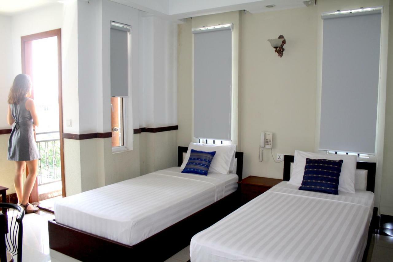 Lalune Hotel Phnom Penh Bagian luar foto